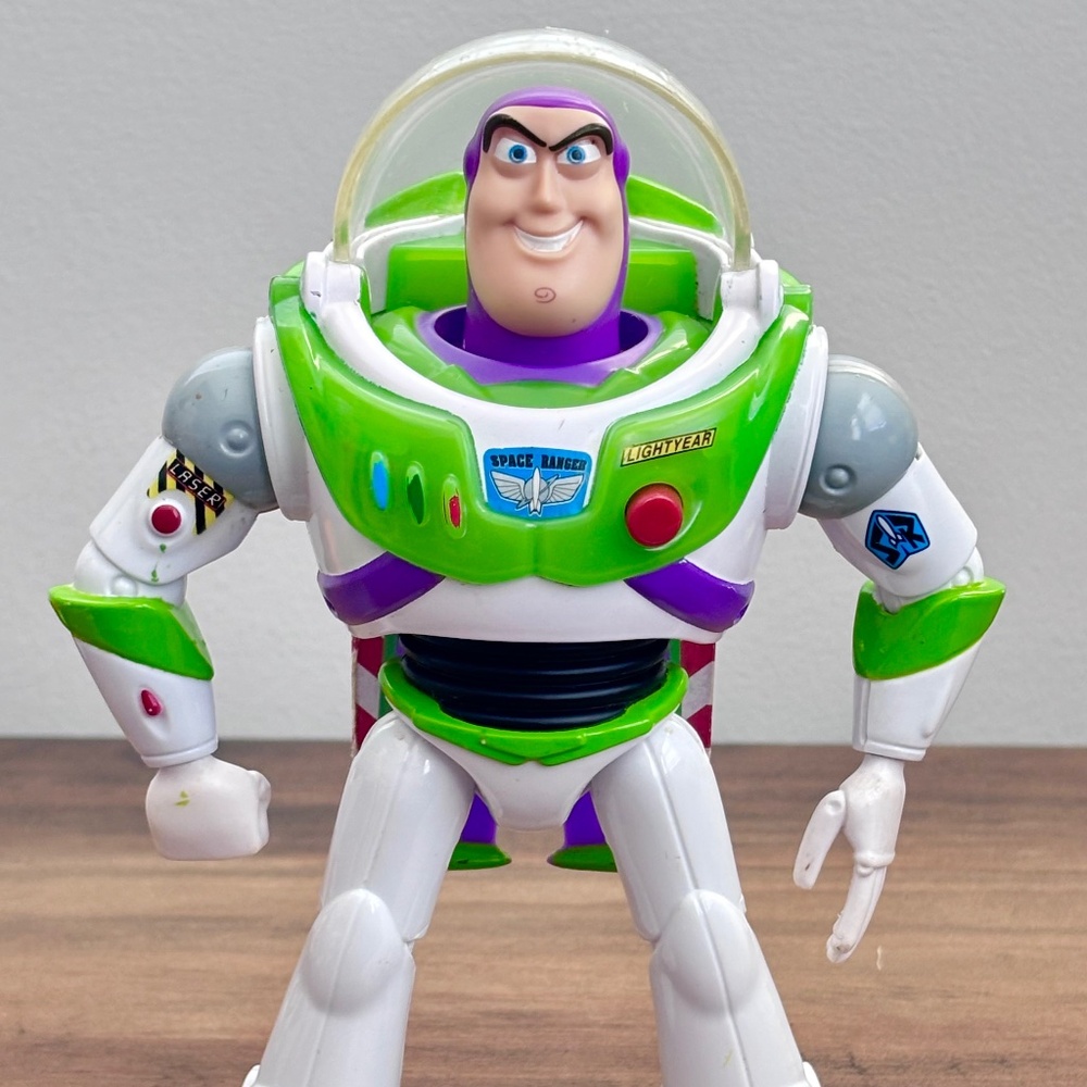 Disney Pixar Toy Story BUZZ LIGHTYEAR Astronaut Action Figure Toy Posable 2018